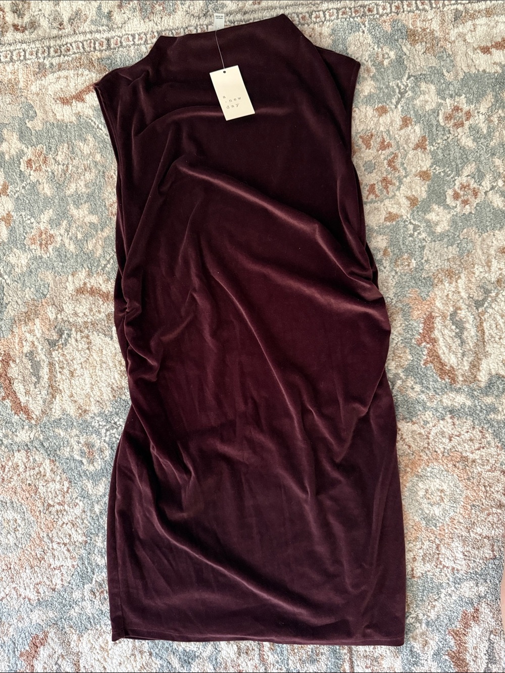a new day Sleeveless Velvet Mini Dress in Burgundy